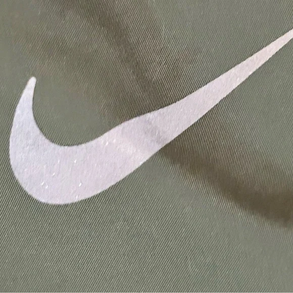 Nike Women's 2 in 1 DrifFit Tempo Luxe Athletic Shorts - Size XL - Picture 7 of 7